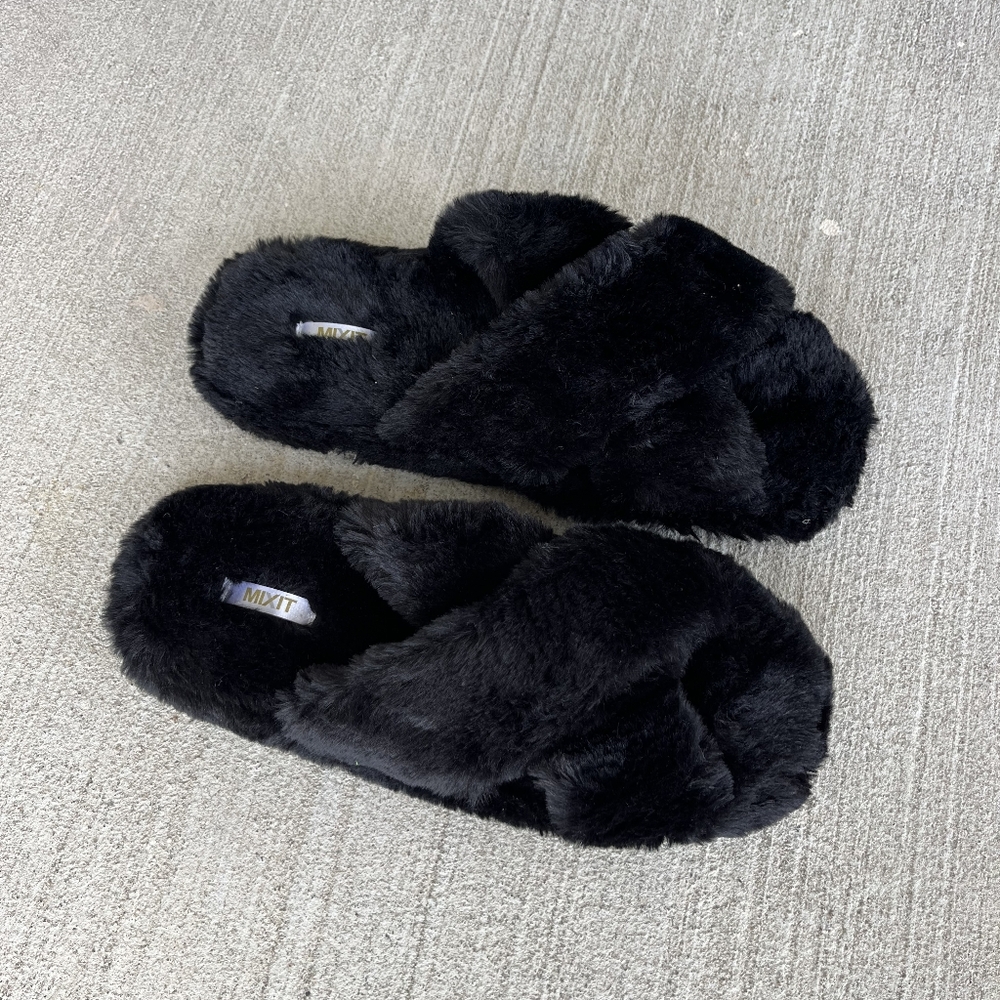Slippers - Picture 2 of 2